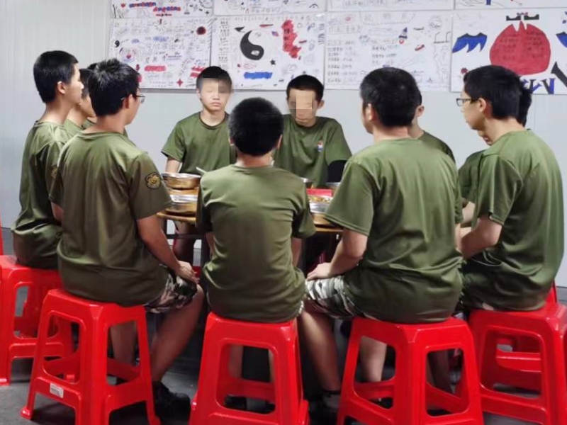 沒有主見,封閉式軍事化學校 沒有主見,封閉式軍事化學校