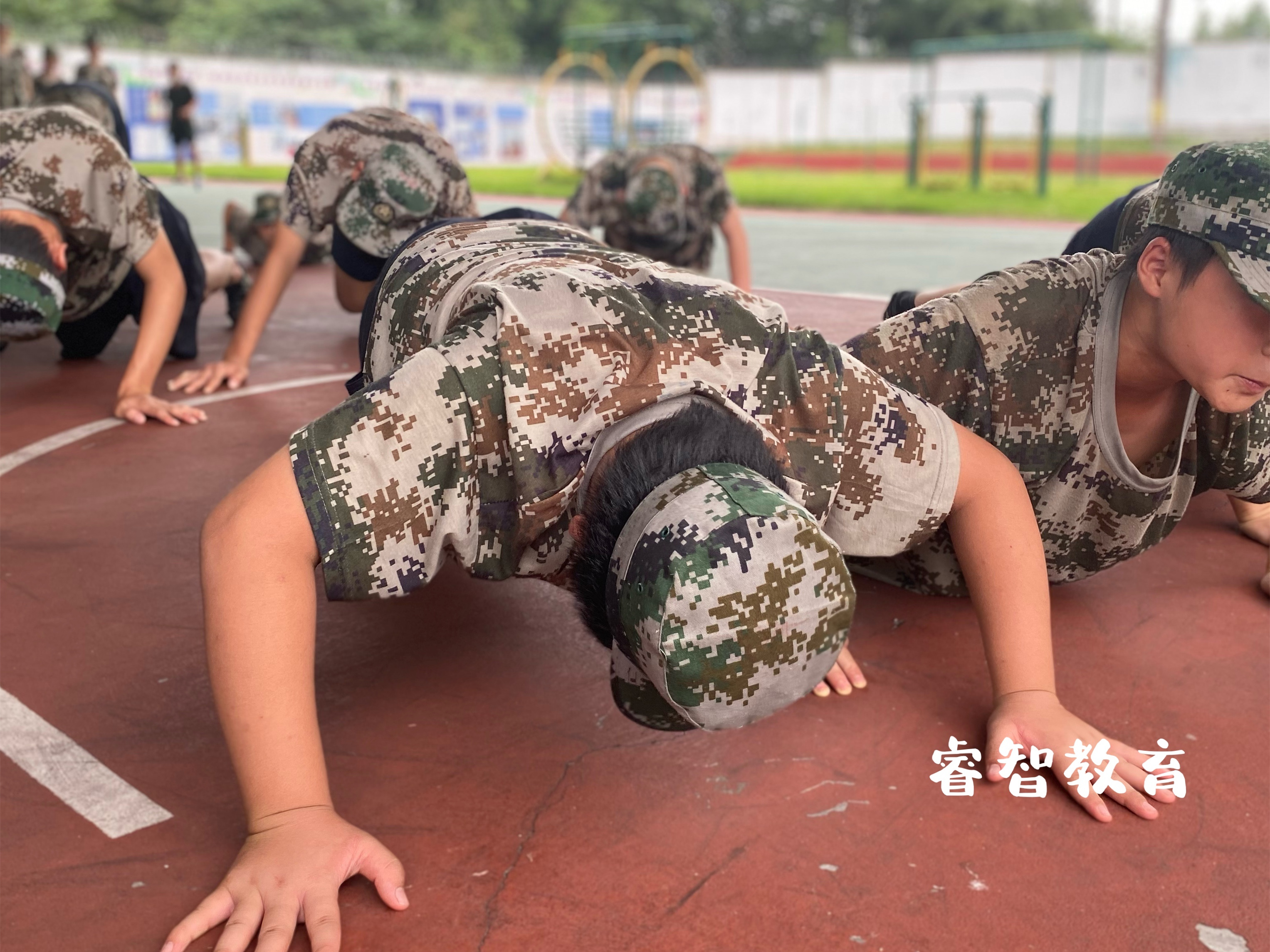 孩子叛逆期教育學校,封閉式軍事化學校 孩子叛逆期教育學校,封閉式軍事化學校