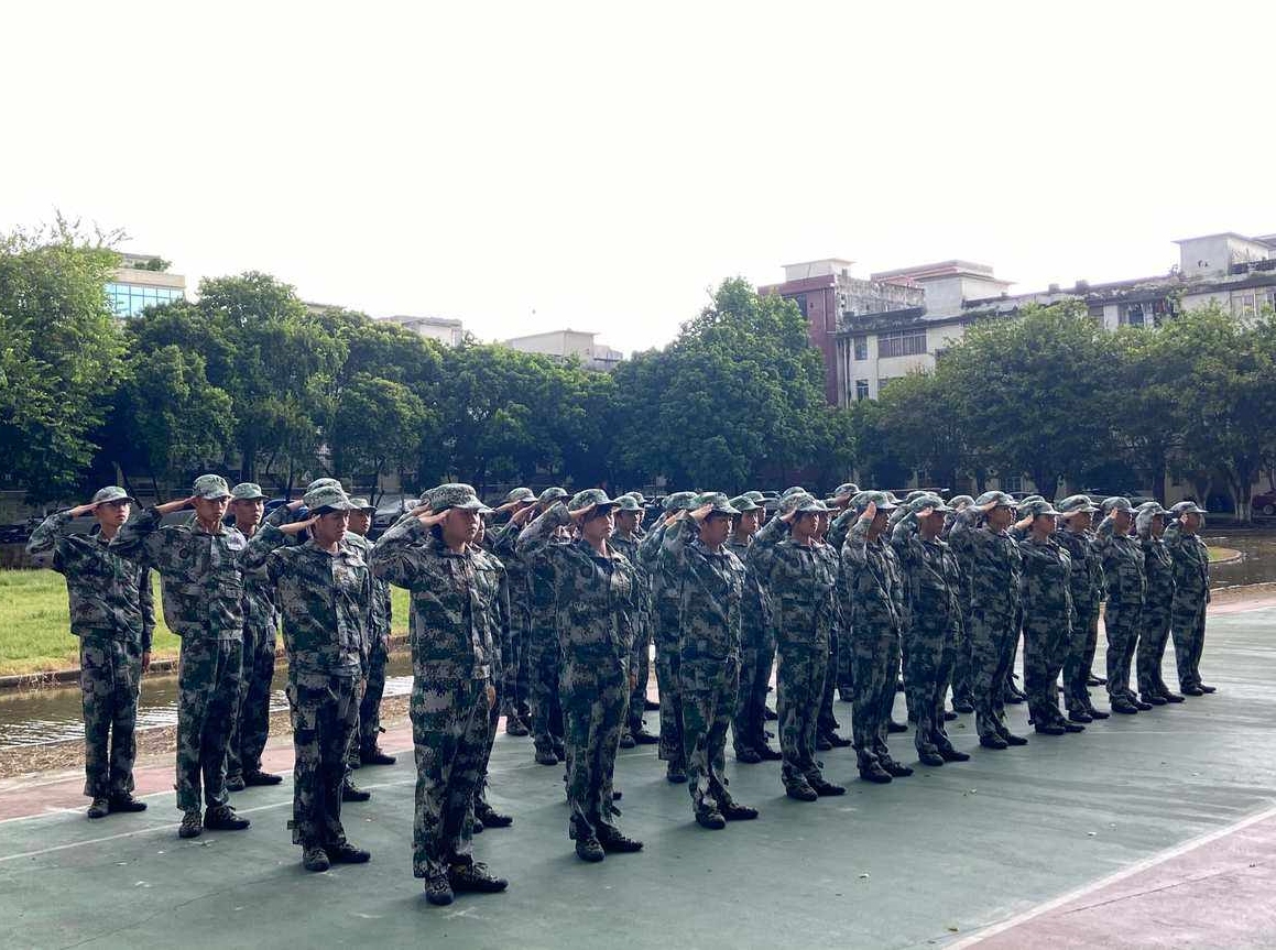 戒網癮學校,封閉式軍事化學校 戒網癮學校,封閉式軍事化學校