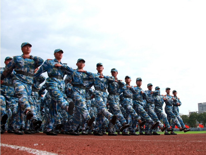 高中戀愛,青少年封閉式教育學(xué)校