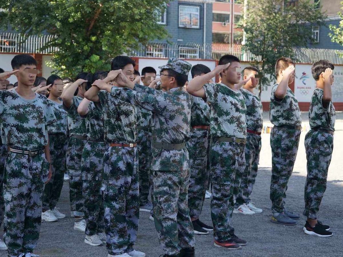 沾染煙酒,孩子叛逆期教育學校 沾染煙酒,孩子叛逆期教育學校