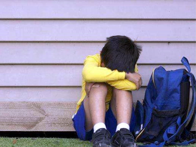 孩子自卑矯正學(xué)校,孩子內(nèi)向自卑