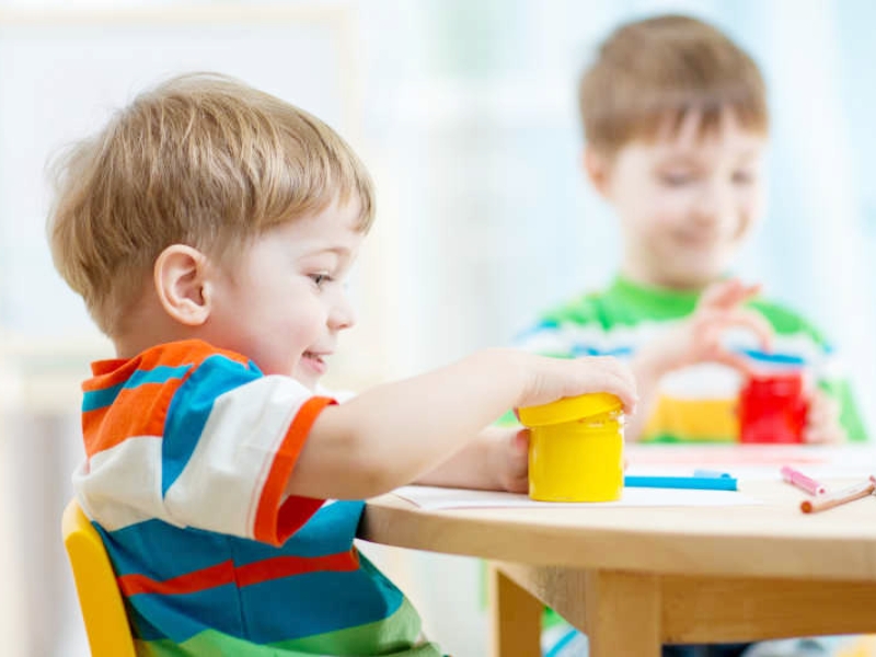 行為怪異,封閉式軍事化學校 行為怪異,封閉式軍事化學校