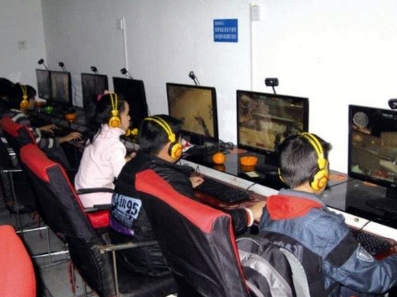 網吧通宵,孩子叛逆期教育學校 網吧通宵,孩子叛逆期教育學校