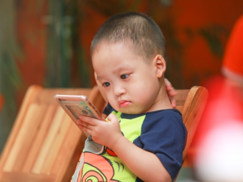 孩子手機癮,孩子沉迷手機 孩子手機癮,孩子沉迷手機