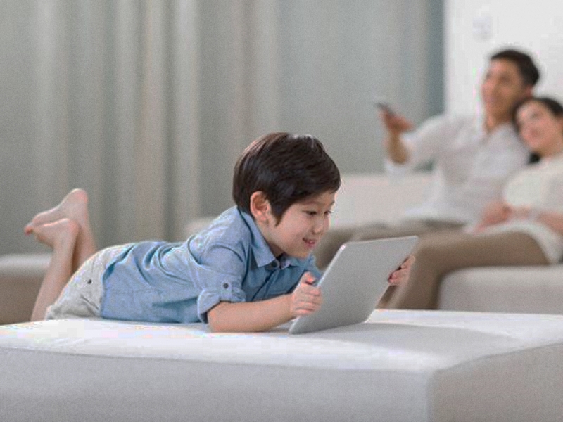 孩子玩手機不出門,孩子不出門 孩子玩手機不出門,孩子不出門