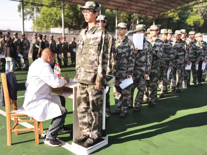 新起點青少年特訓學校組織學員開展健康體檢 新起點青少年特訓學校組織學員開展健康體檢