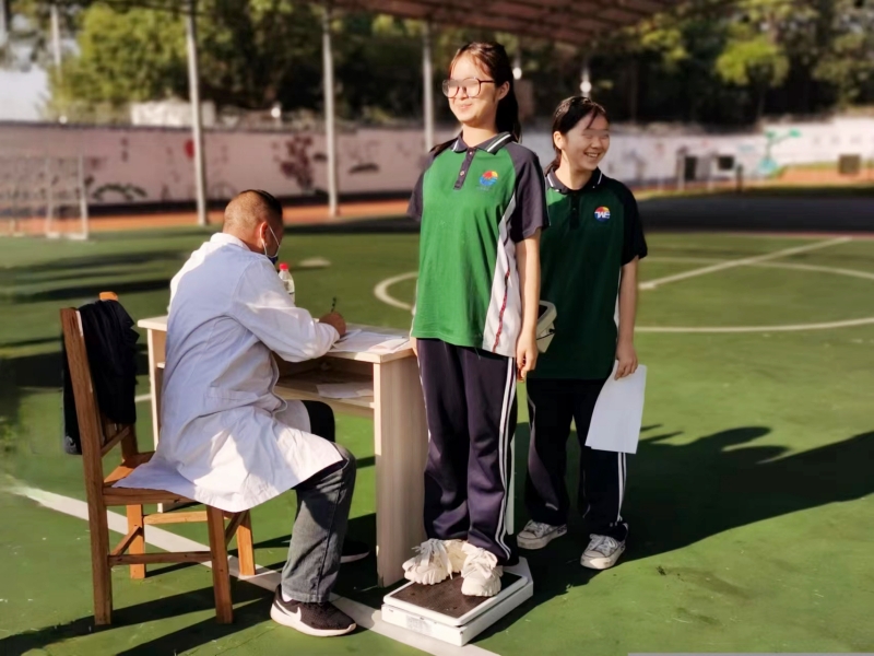 新起點青少年特訓學校組織學員開展健康體檢 新起點青少年特訓學校組織學員開展健康體檢