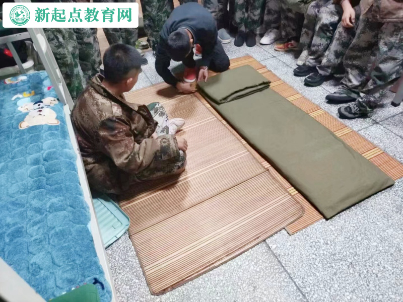 新起點叛逆孩子教育學校組織孩子學習疊軍被 新起點叛逆孩子教育學校組織孩子學習疊軍被