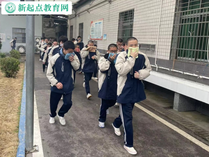 新起點孩子叛逆學校開展消防應急疏散演練 新起點孩子叛逆學校開展消防應急疏散演練