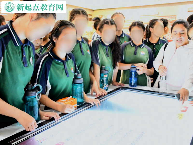 新起點教育專門學校組織學生參觀雷鋒紀念館 新起點教育專門學校組織學生參觀雷鋒紀念館