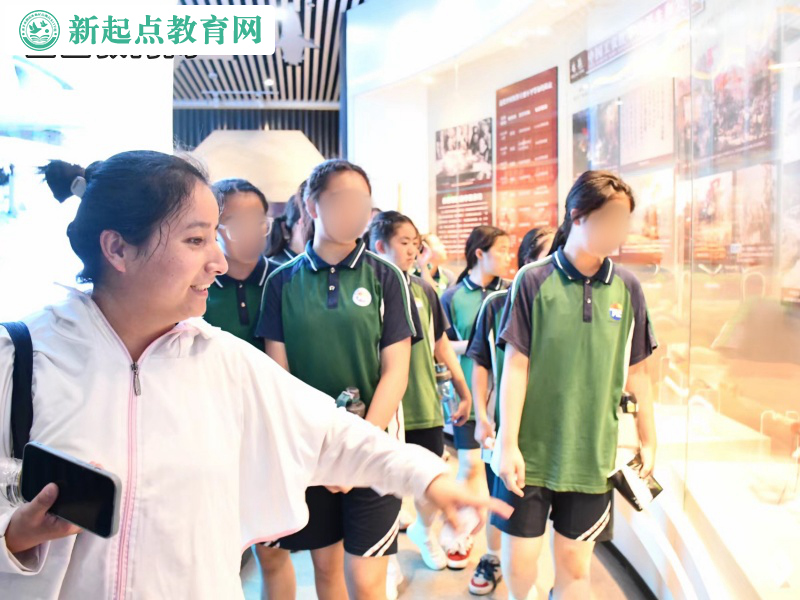 新起點教育專門學校組織學生參觀雷鋒紀念館 新起點教育專門學校組織學生參觀雷鋒紀念館