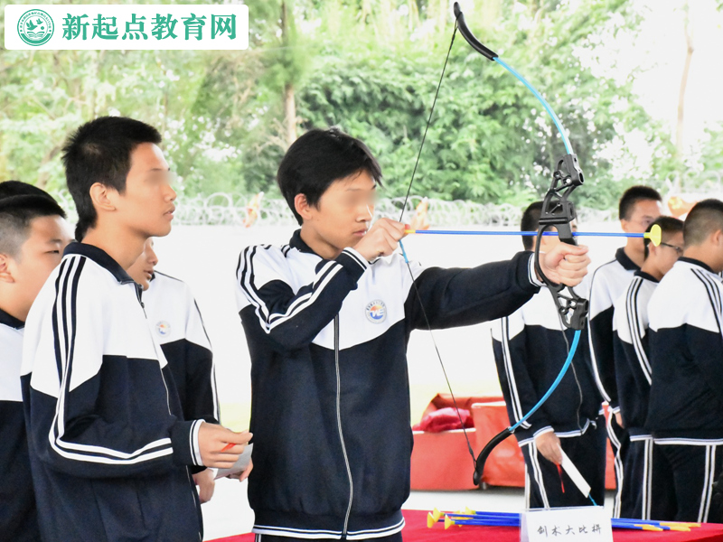 學生叛逆期封閉式學校開展國慶游園集市活動 學生叛逆期封閉式學校開展國慶游園集市活動