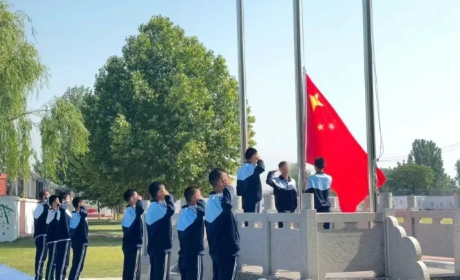 緬懷與演練并行,共筑生命教育防線 緬懷與演練并行,共筑生命教育防線